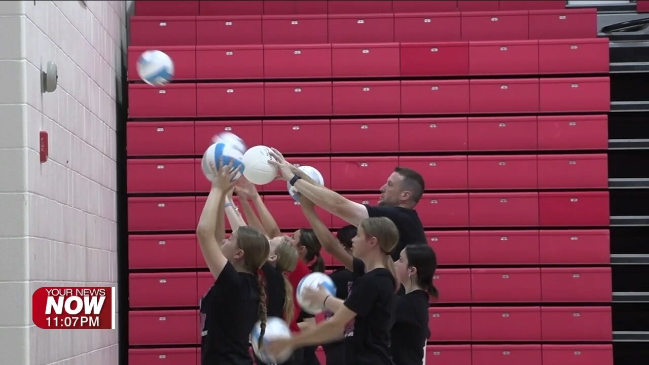Young volleyball players learn from former champions at LCC